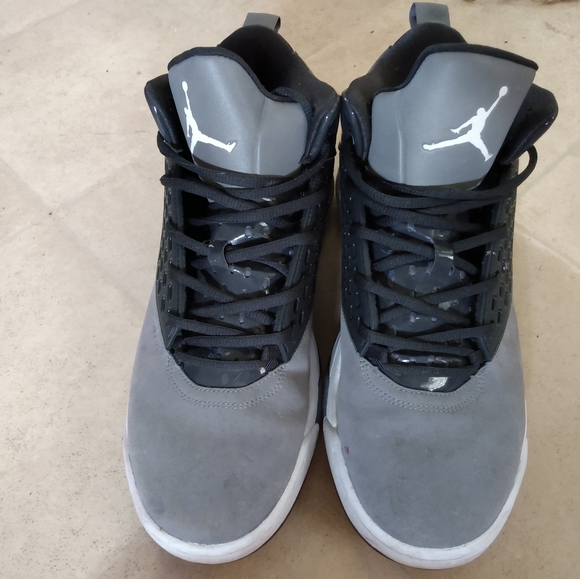 Men's Jordans - Picture 2 of 4